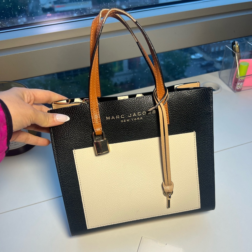 Marc Jacobs Black & Cream Leather Tote - Picture 3 of 11